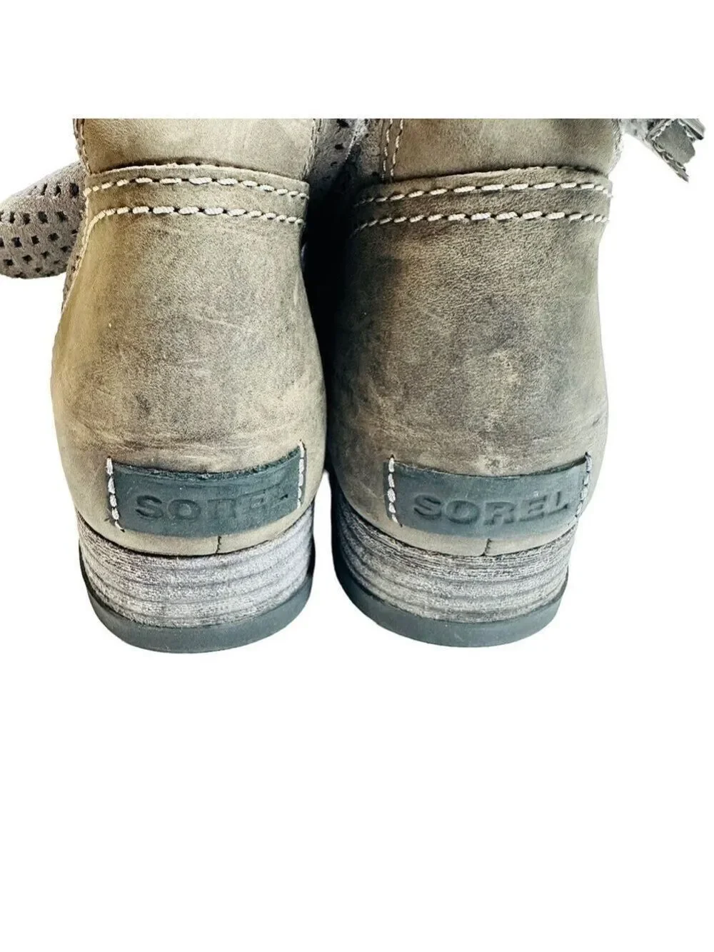 Sorel Major Pull On Perforated Laser Cut Leather Boots Beige &‎ Gray Women’s 8.5